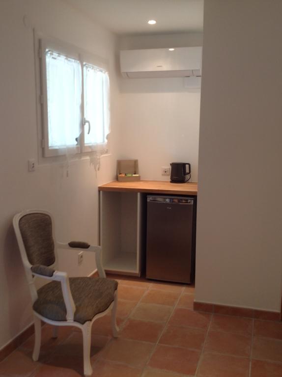Hotel Le Patio Fleuri Lorgues Habitación foto
